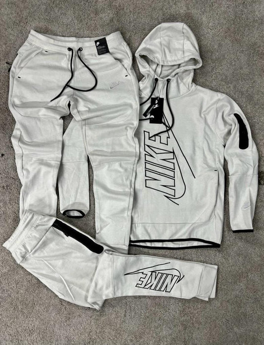 Chándal Nike Tech 2024