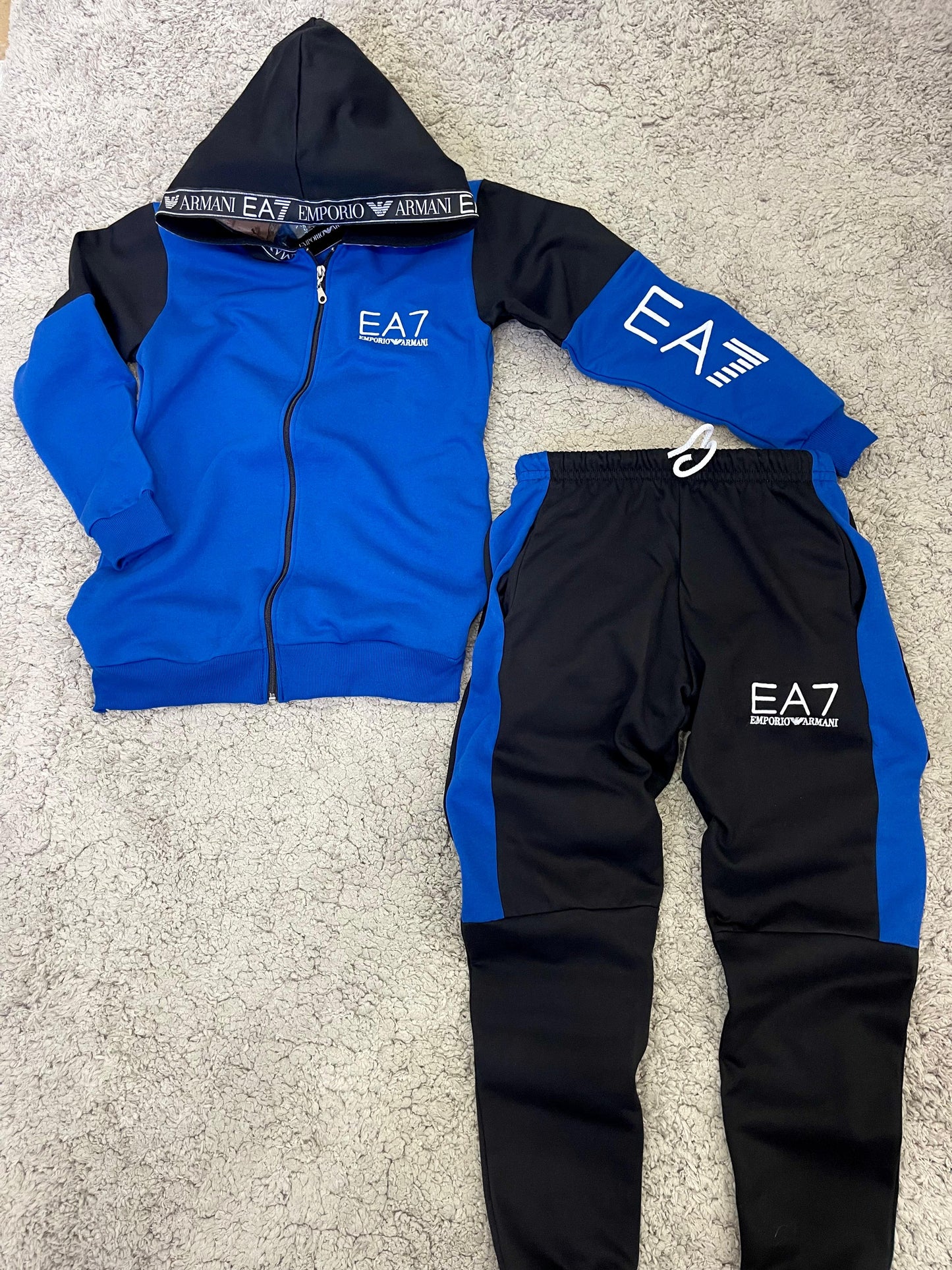 Chándal Armani EA7 (Varios Colores)