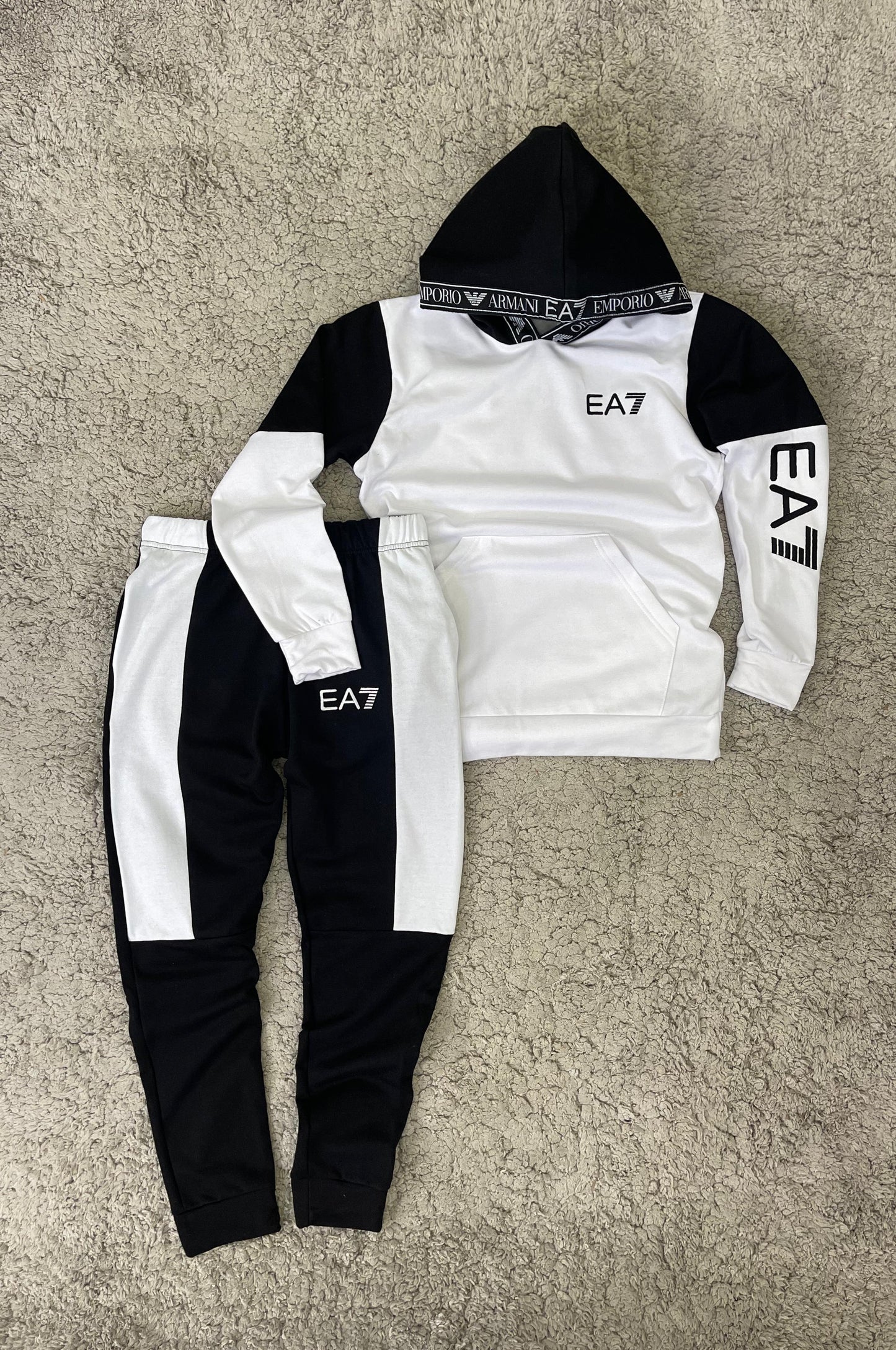 Chándal Armani EA7 (Varios Colores)