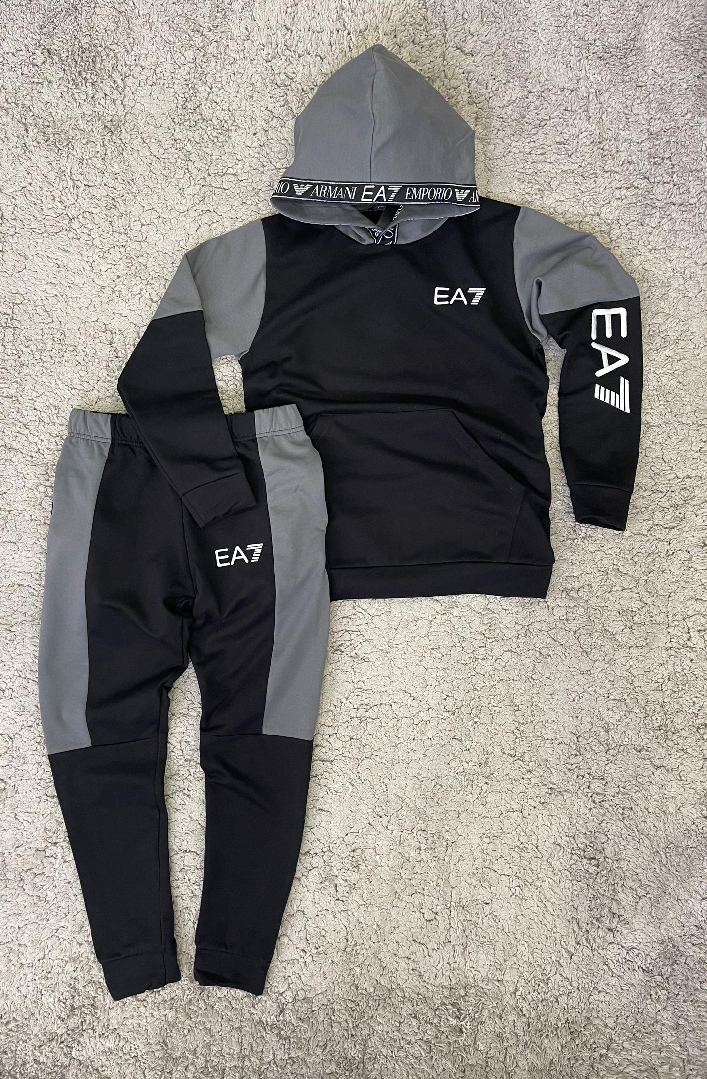 Chándal Armani EA7 (Varios Colores)