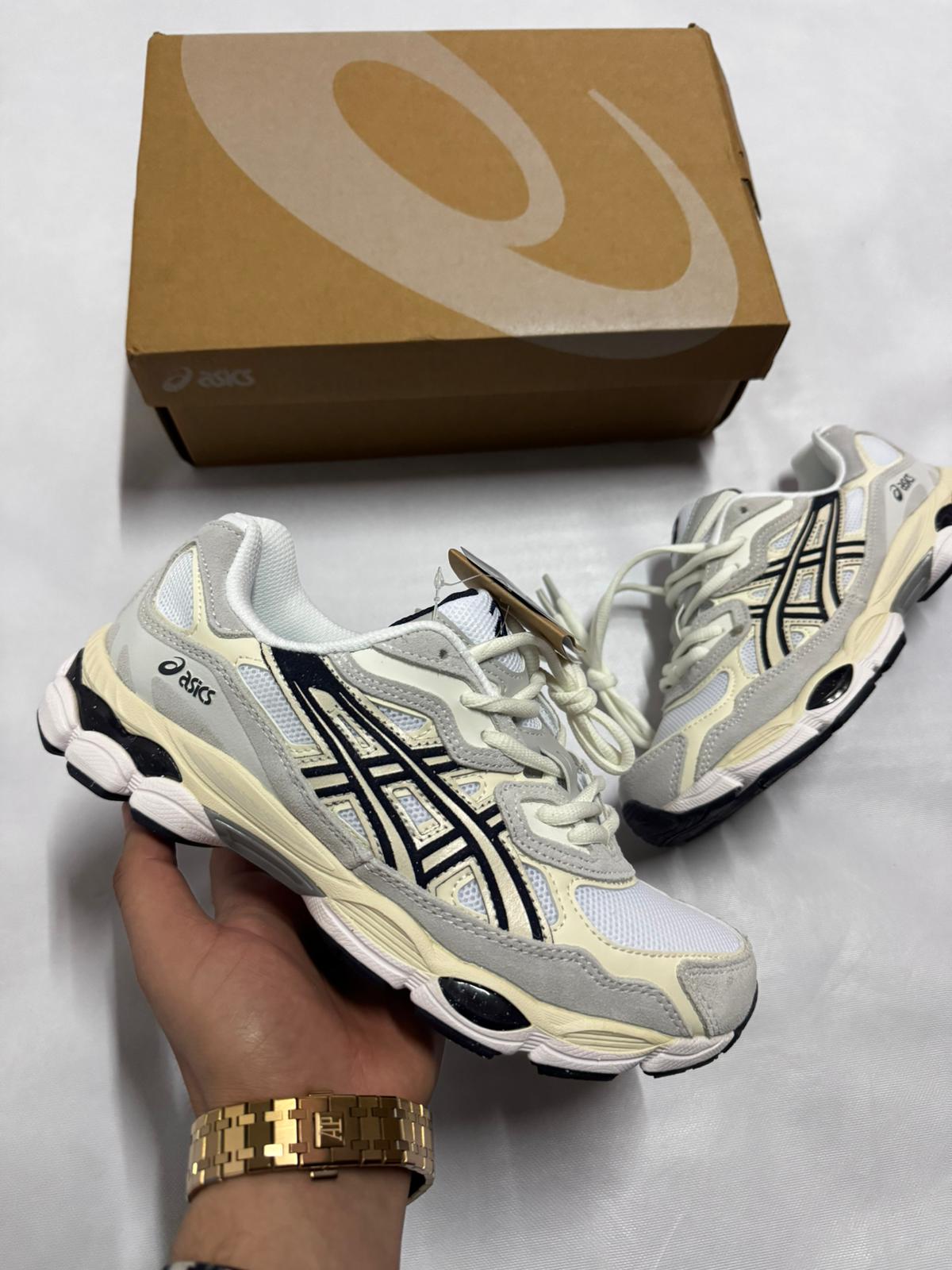 ASICS (Varios Modelos)