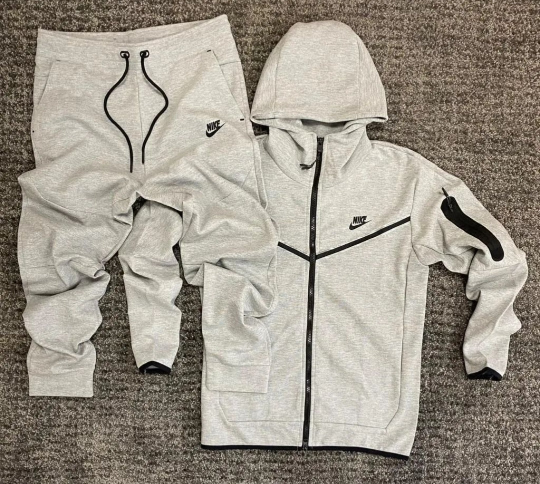 Chándal Nike Tech (Varios Colores)